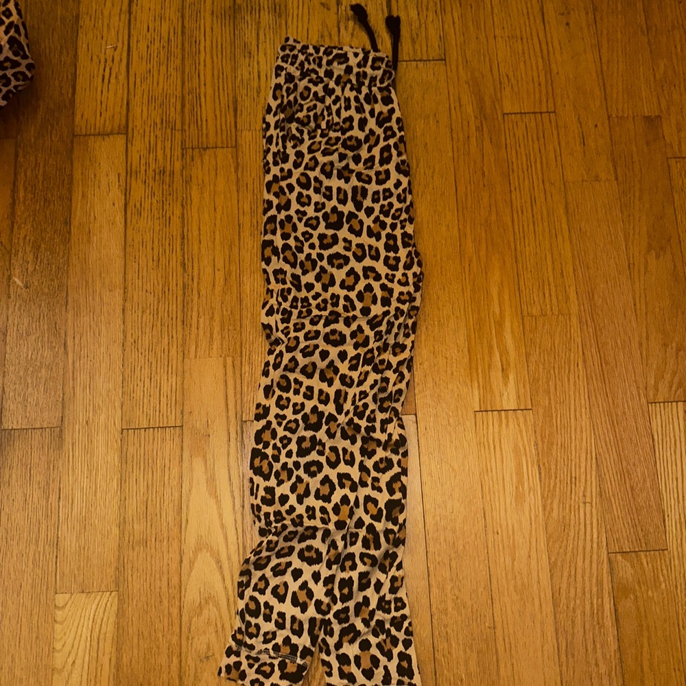 Divided Leopard Print Track Suit with Red Accent - Picture 4 of 4